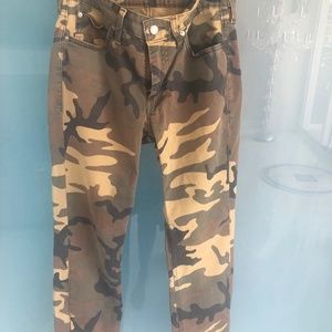 Levis Camo soft cotton jeans- 29